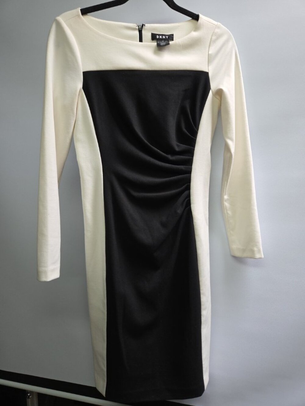 DKNY colorblock Long Sleeve Ruche Dress Size 4 NWOT Sheath Zip Knit Women